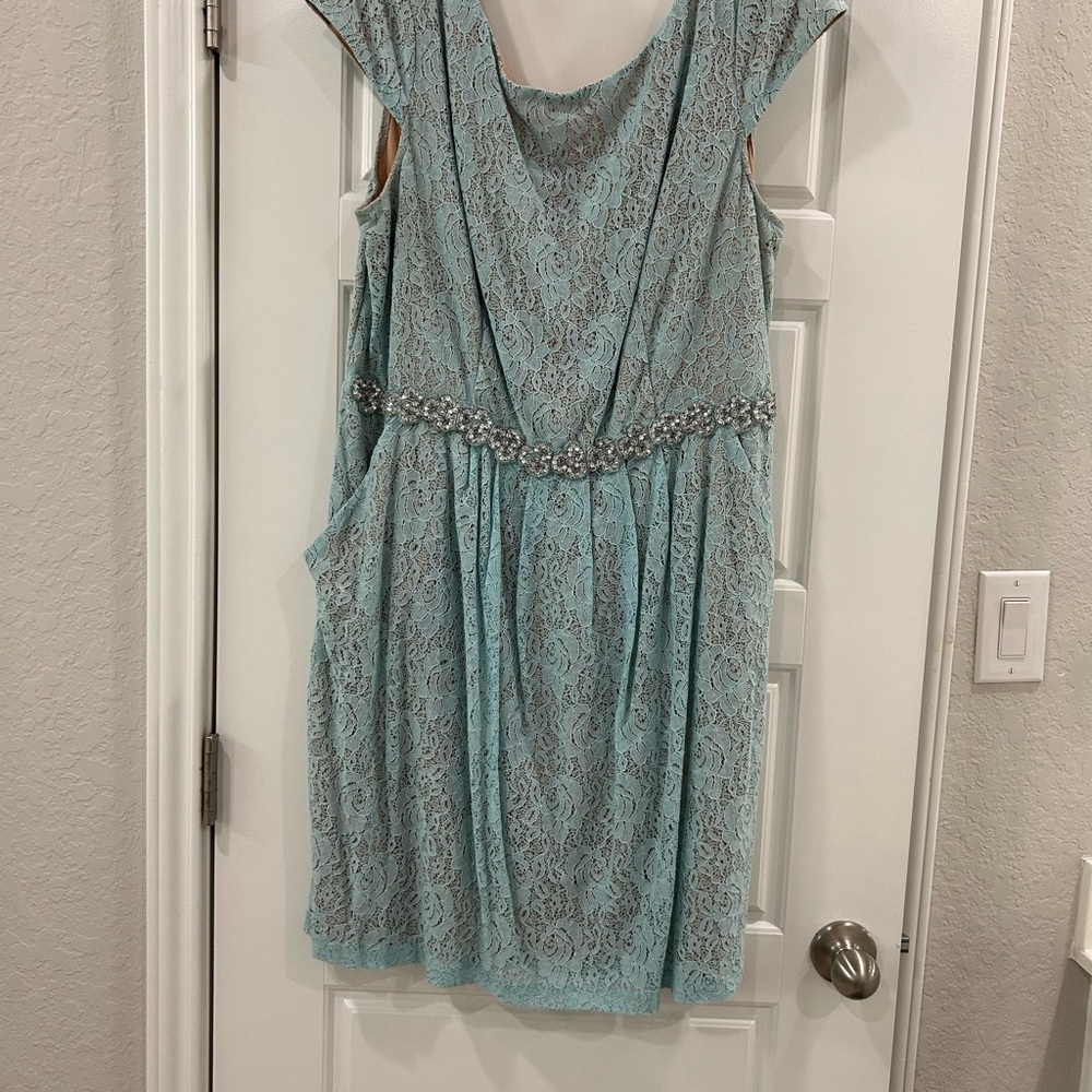 City Triangles Green Flutter Sleeve Midi Dress